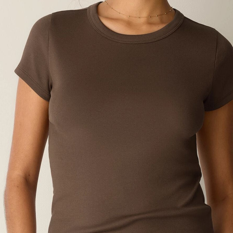 Women's fitted crew neck short sleeve tee